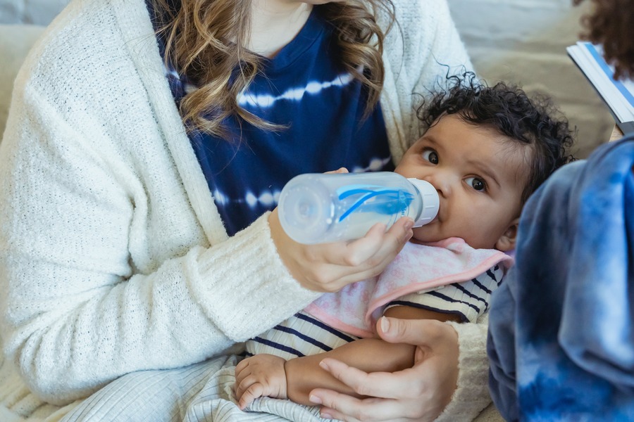 Din guide till spädbarnsnutrition: Att lägga grunden för en hälsosam start