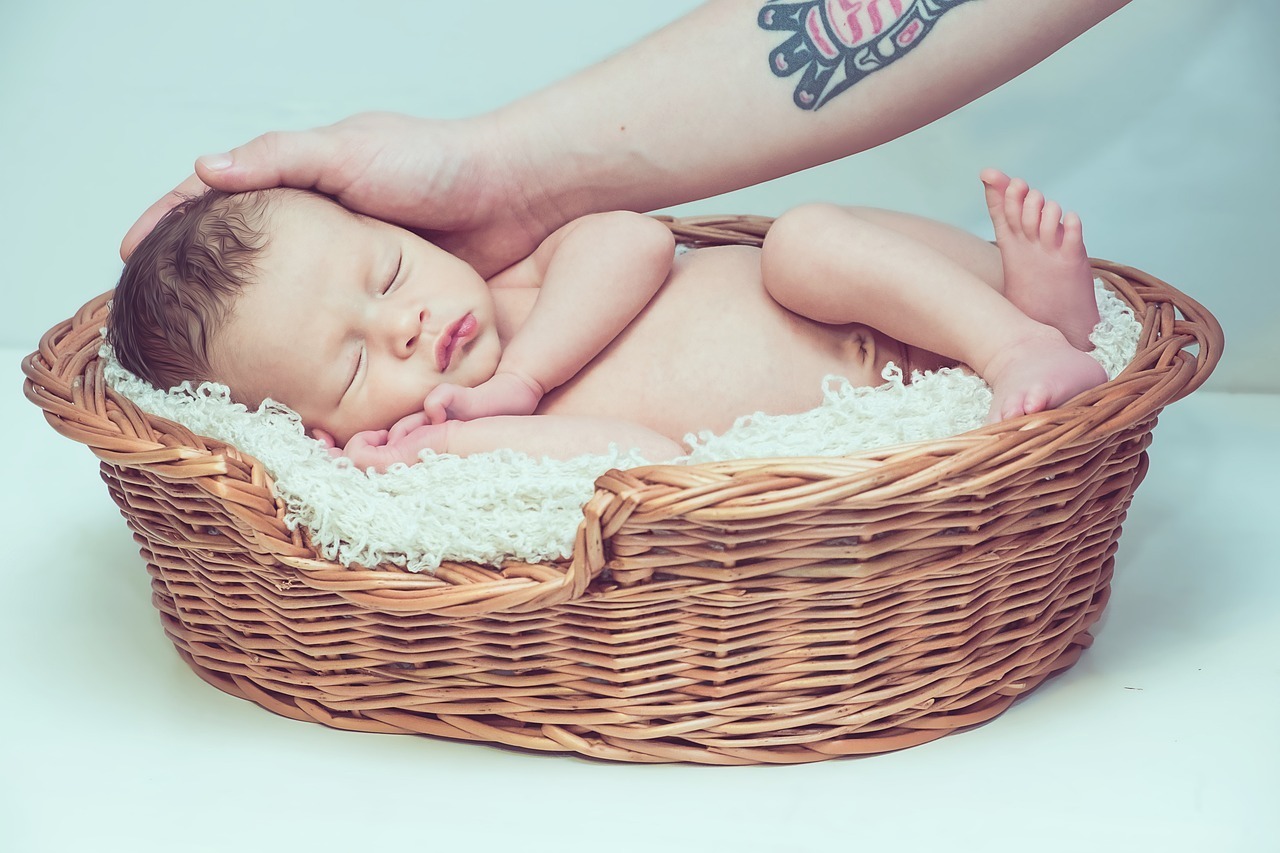 Hur och varför du ska massera din nyfödda bebis